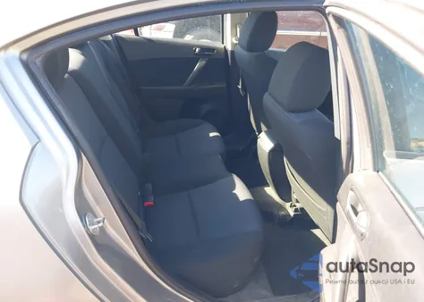 2010 Mazda Mazda3 I Sport z USA, uszkodzony, nr VIN JM1BL1SGXA1320390